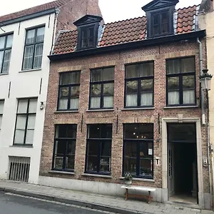 Dijver - Serene Escape In The Heart Of Historic Brugge